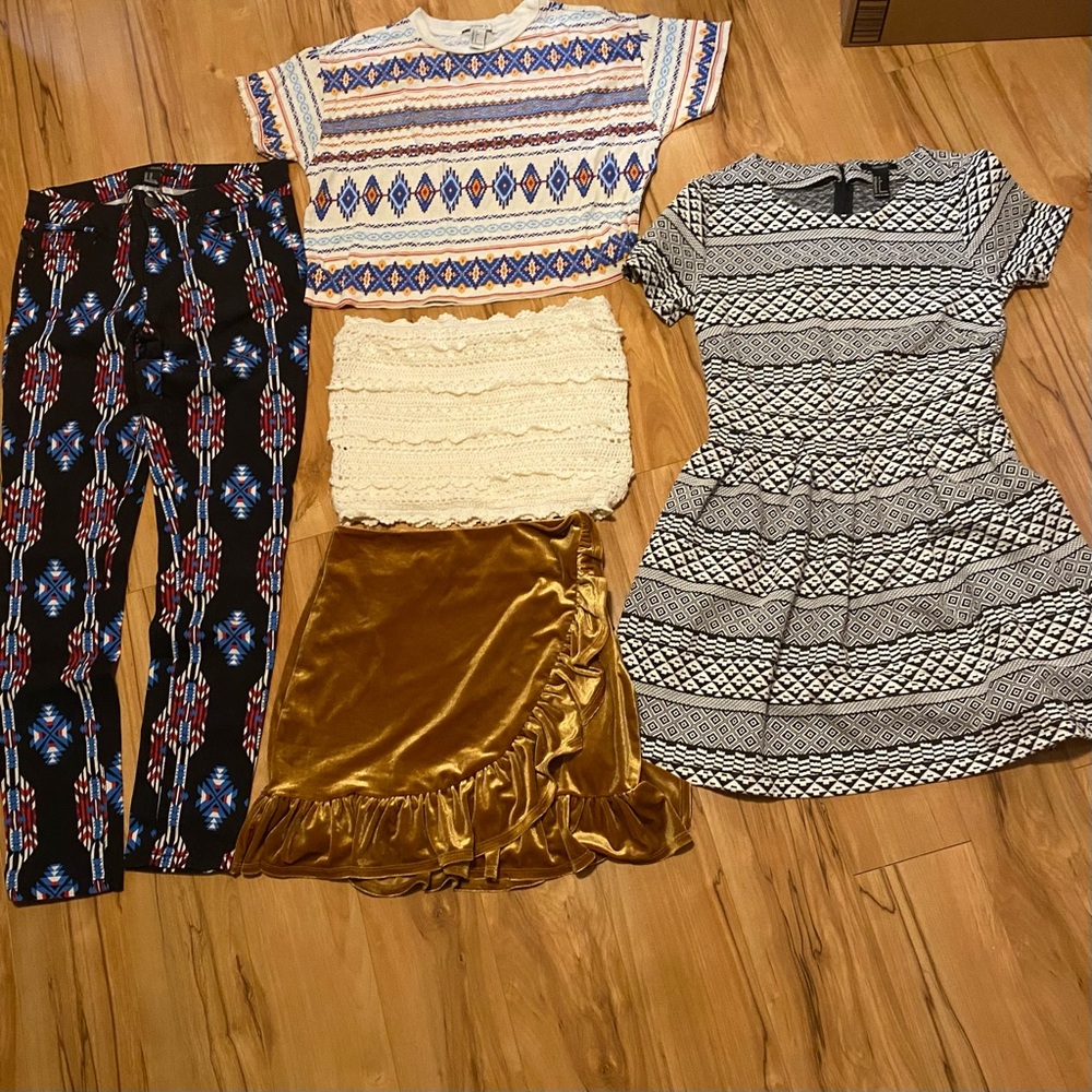 Forever 21 Clothing Bundle—Junior’s S